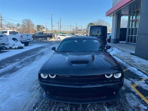 Used 2018 Dodge Challenger R/T Scat Pack image 3