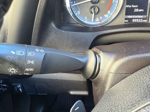 Used 2019 Toyota Corolla SE w/ SE Premium Package image 14