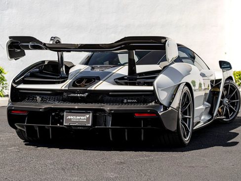 Used 2019 McLaren Senna RWD image 10
