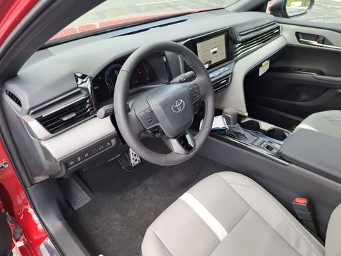 New 2025 Toyota Camry SE image 29