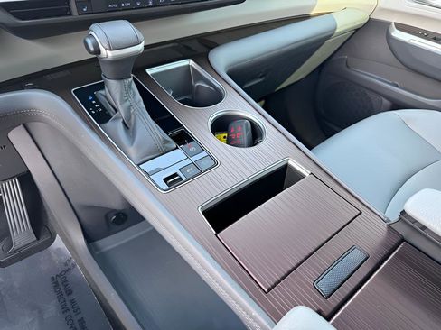 Used 2022 Toyota Sienna XLE w/ XLE Plus Package image 37