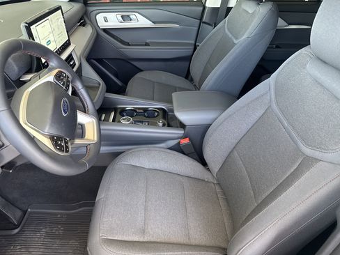 New 2025 Ford Explorer Active image 20