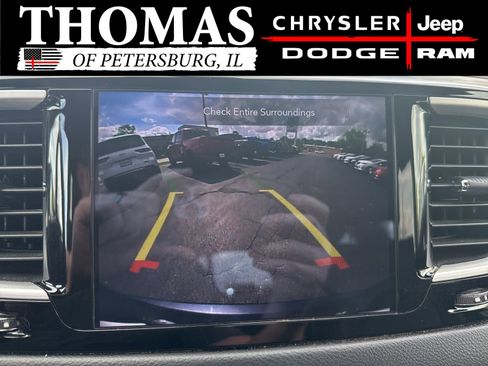 Used 2020 Chrysler Pacifica Touring-L FWD image 16