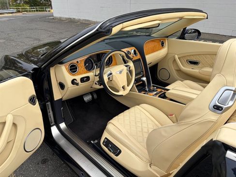 Used 2017 Bentley Continental GT image 2