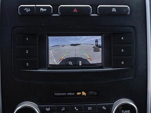 Used 2018 Ford Expedition XLT AWD/4WD image 16