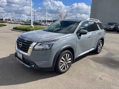 Used 2022 Nissan Pathfinder Platinum w/ Cargo Package