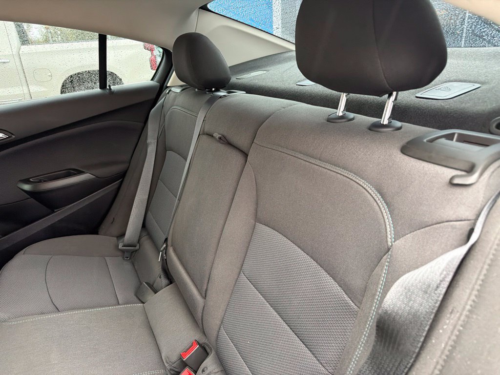 Used 2018 Chevrolet Cruze LT w/ Convenience Package FWD image 23