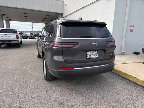 Used 2025 Jeep Grand Cherokee L Laredo RWD image 11