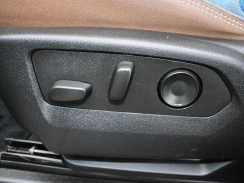 Used 2023 Chevrolet Suburban High Country image 38