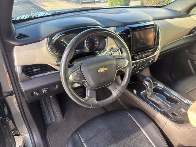 Used 2022 Chevrolet Traverse LT FWD image 14