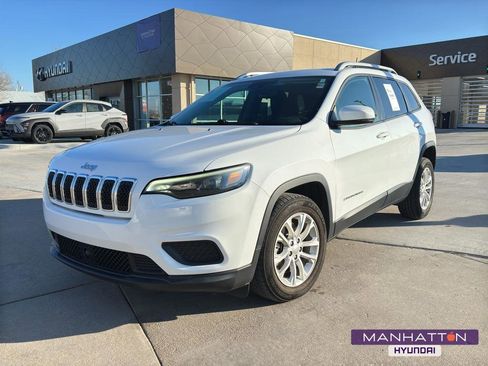 Used 2021 Jeep Cherokee Latitude image 1