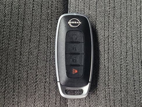 Used 2022 Nissan Rogue SV FWD image 32