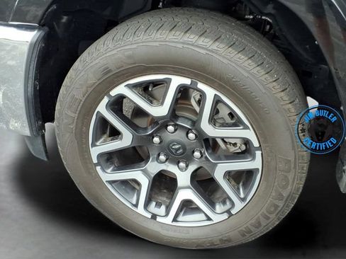 Used 2025 RAM 1500 Laramie AWD/4WD image 18