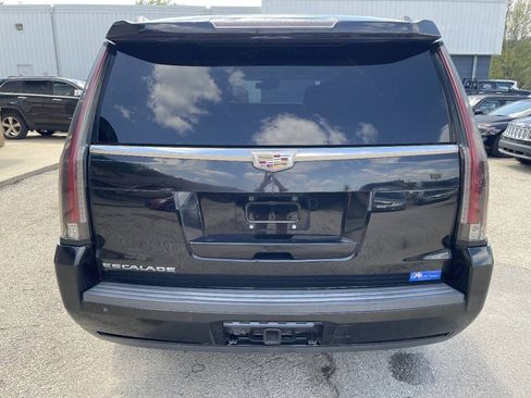 Used 2015 Cadillac Escalade Luxury AWD/4WD image 7