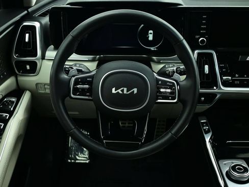 Used 2022 Kia Sorento SX Prestige w/ Panoramic Sunroof Package AWD/4WD image 12