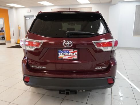 Used 2015 Toyota Highlander XLE image 9