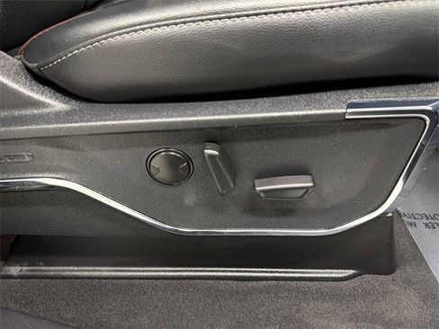 Used 2024 Ford F250 Lariat w/ Chrome Package image 21