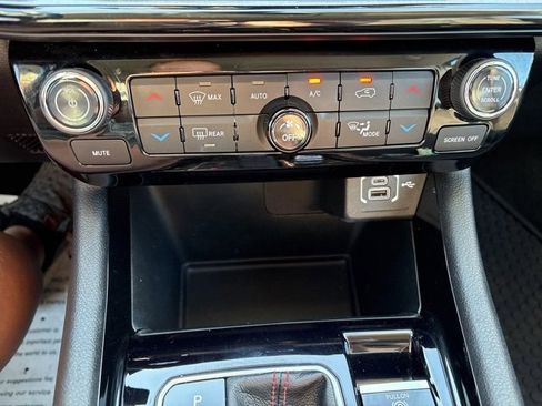 Used 2022 Jeep Compass Trailhawk w/ Trailhawk Convenience Group image 15