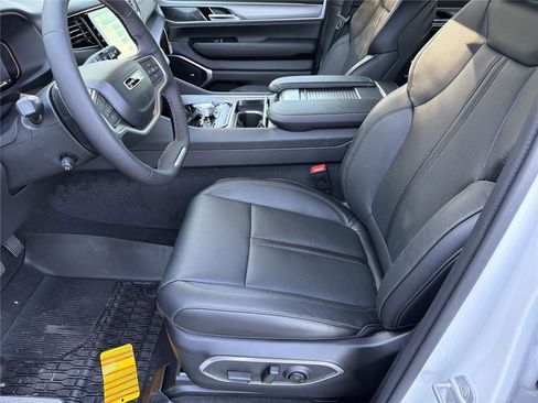 New 2026 Jeep Grand Wagoneer 4WD image 6