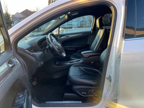 Used 2017 Lincoln MKC Premiere image 14