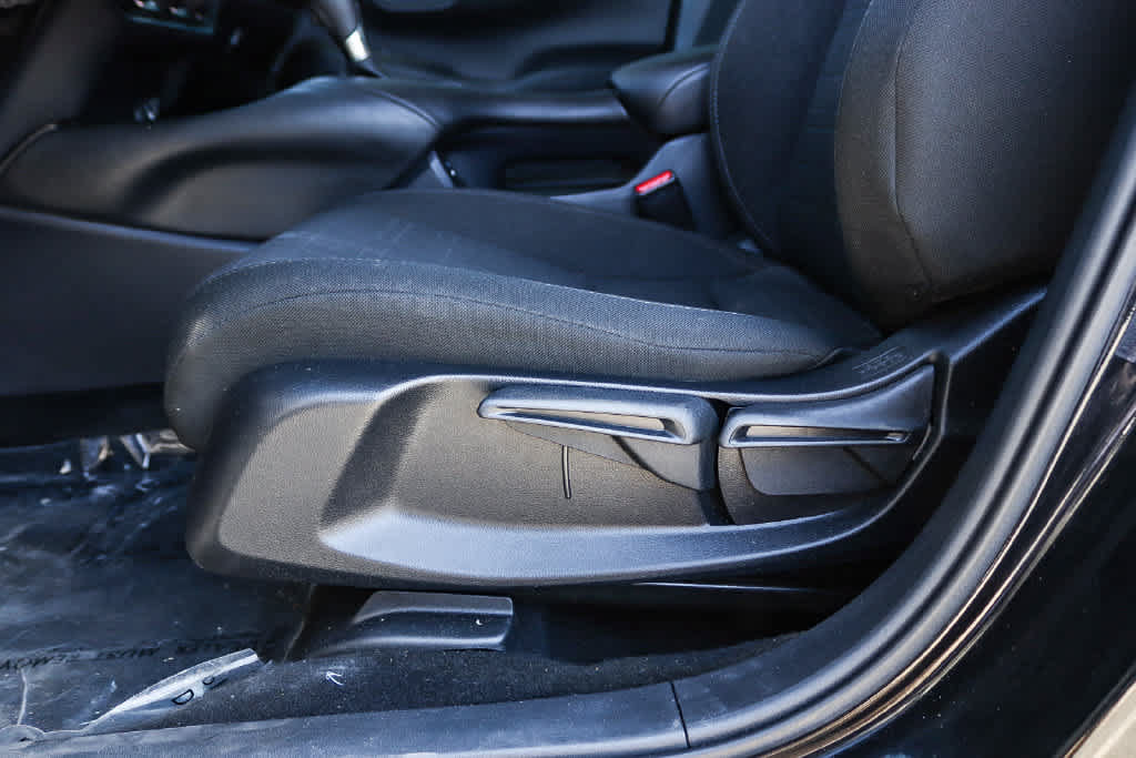 Used 2025 Honda HR-V LX image 19