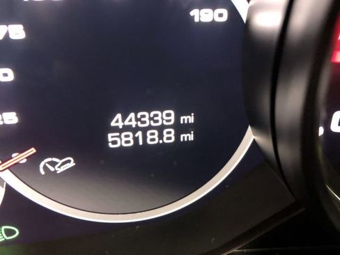 Used 2019 Porsche Cayenne S image 18
