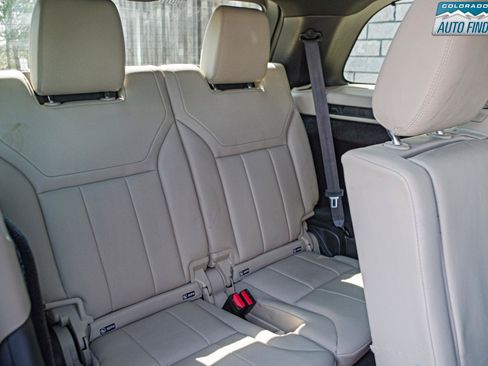 Used 2019 Land Rover Discovery HSE AWD/4WD image 23