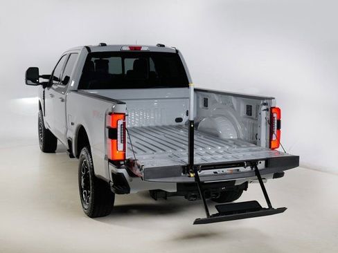 Used 2025 Ford F250 Platinum AWD/4WD image 32