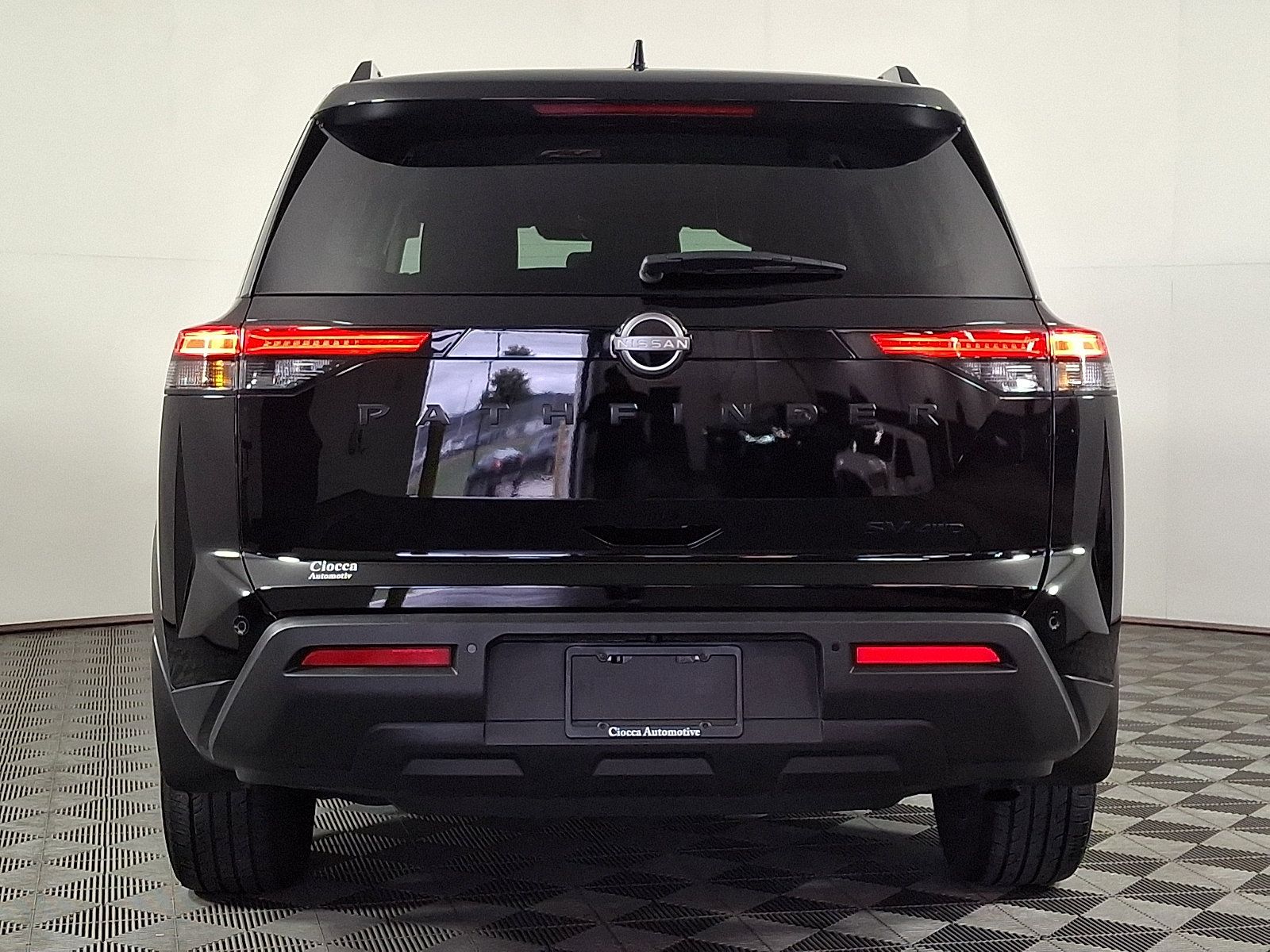 Used 2024 Nissan Pathfinder SV w/ Black Appearance Package AWD/4WD image 8