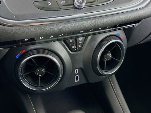 Used 2023 Chevrolet Blazer LT image 23