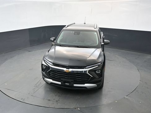 Used 2025 Chevrolet TrailBlazer LT w/ LT Cold Weather Package AWD/4WD image 30