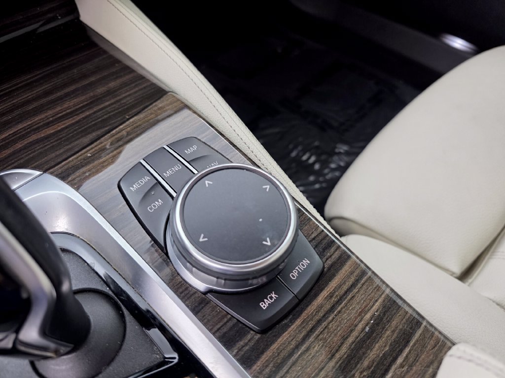 Used 2019 BMW 540i w/ M Sport Package RWD image 24