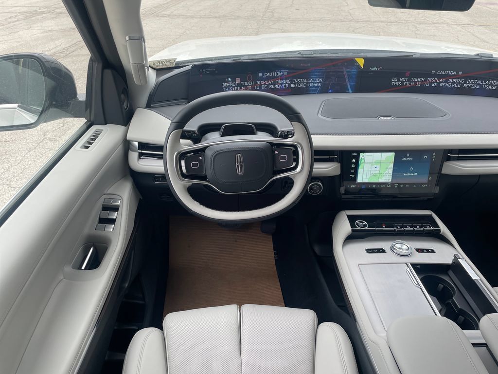 New 2026 Lincoln Navigator Premiere AWD/4WD image 13