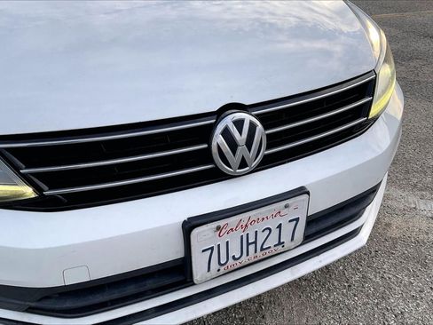 Used 2017 Volkswagen Jetta SE image 28