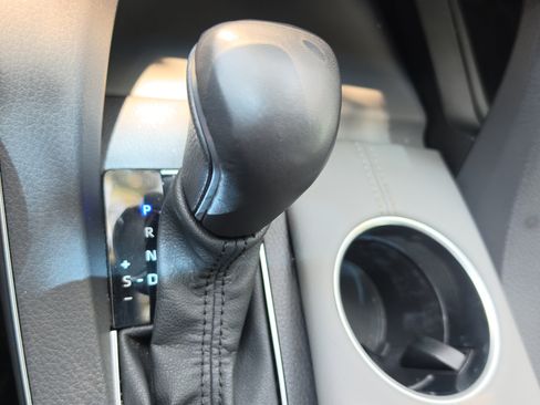 Used 2022 Toyota Avalon Limited w/ Advanced Safety Package FWD image 19