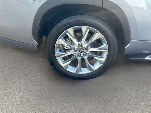 Used 2020 Toyota Highlander Limited FWD image 34