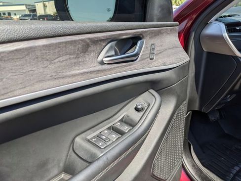 Used 2023 Jeep Grand Cherokee Limited w/ Luxury Tech Group II image 22