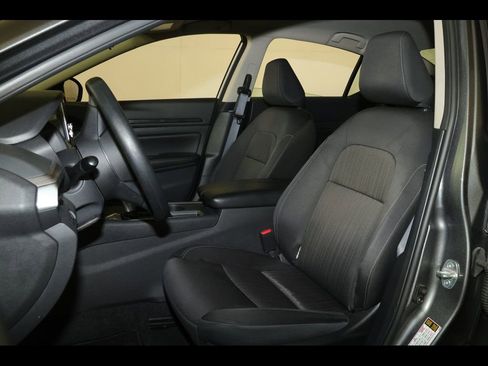 Used 2025 Nissan Altima 2.5 SV FWD image 13