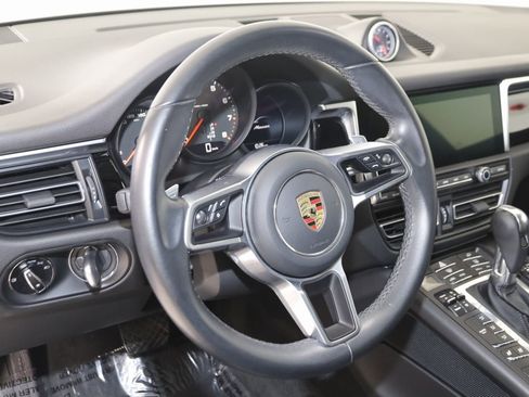 Used 2021 Porsche Macan image 7