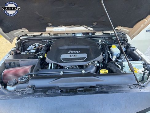 Used 2017 Jeep Wrangler Unlimited Sahara w/ Connectivity Group image 32