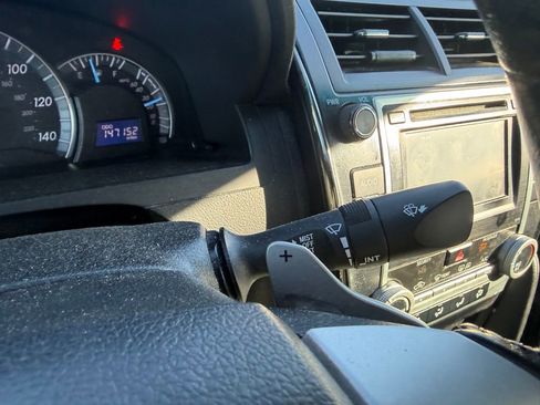 Used 2014 Toyota Camry SE image 15