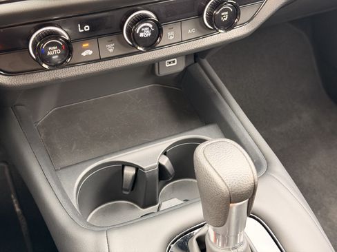 Certified 2024 Honda HR-V LX image 25