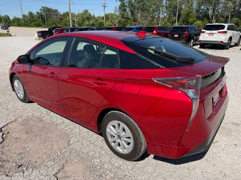 Used 2016 Toyota Prius Two FWD image 5