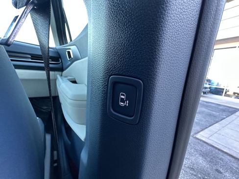 New 2026 Kia Carnival EX image 23