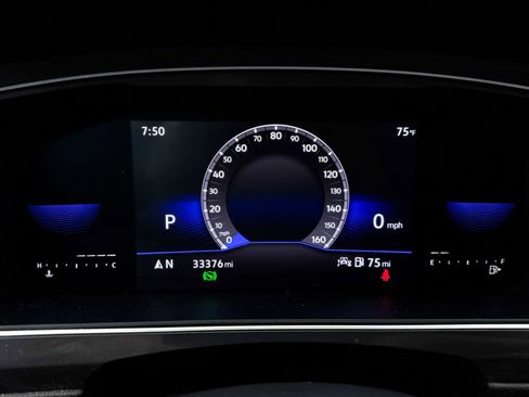 Used 2022 Volkswagen Tiguan SE w/ Panoramic Sunroof Package image 35