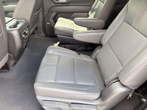 Used 2024 Chevrolet Suburban RST w/ Luxury Package RWD image 14