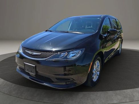Used 2024 Chrysler Voyager LX FWD image 1