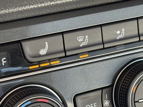 Used 2019 Volkswagen Tiguan SEL w/ 3rd Row Seat Package image 33