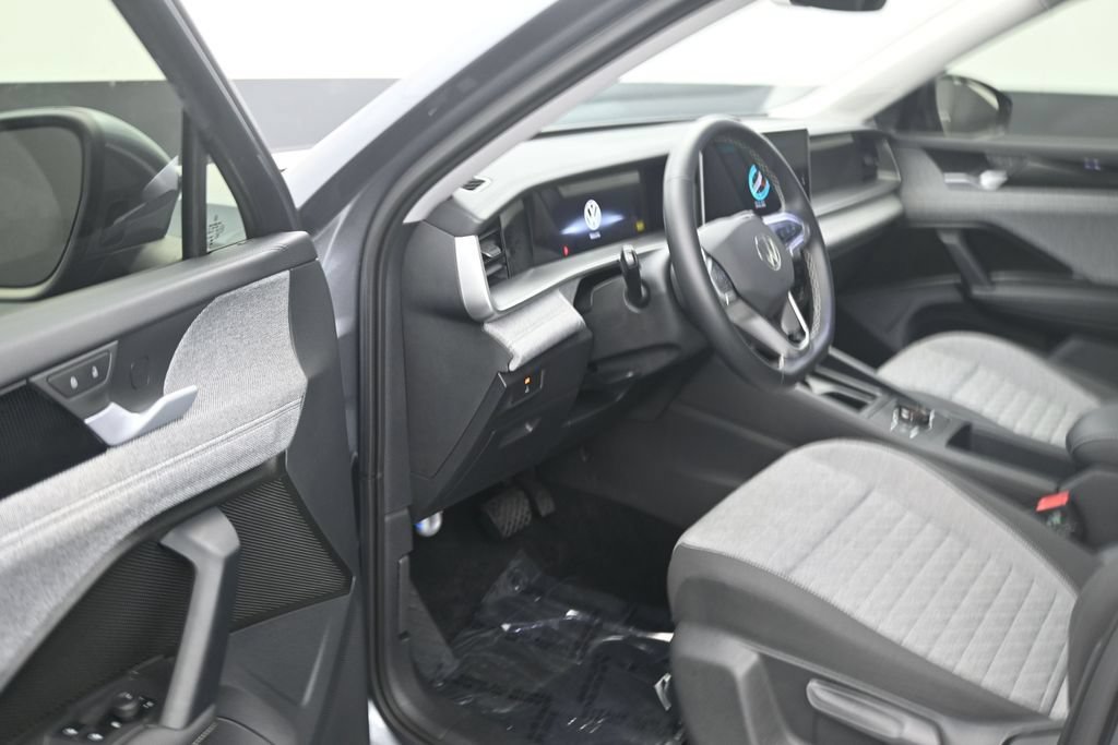 Used 2025 Volkswagen Tiguan S FWD image 10