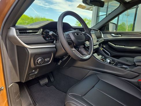 New 2026 Jeep Grand Cherokee L Limited w/ Limited Altitude Package AWD/4WD image 76